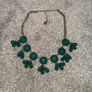 Green necklace forever 21 

Length 9 1/2